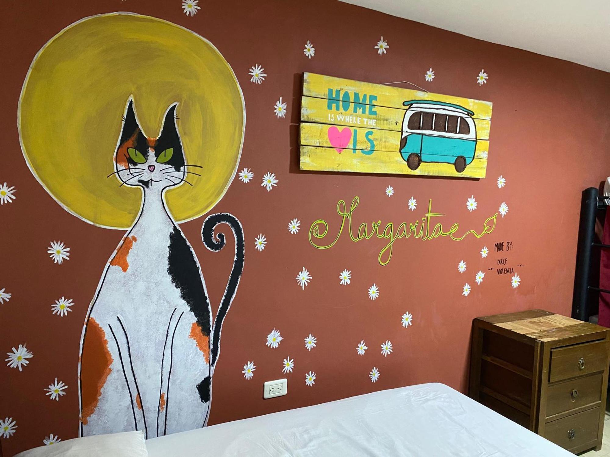 The Pelican Larry Hostel Cali Exterior foto